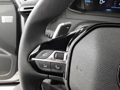 Photo 22 Peugeot 2008  PureTech 130 S&S EAT8