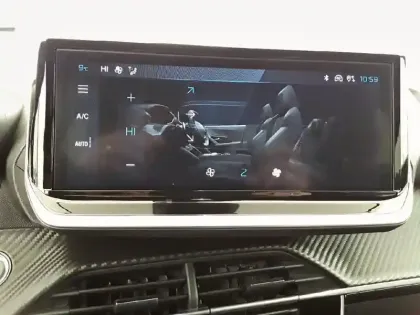 Photo 21 Peugeot 2008  PureTech 130 S&S EAT8