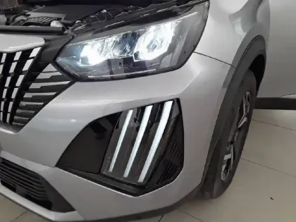 Photo 15 Peugeot 2008  PureTech 130 S&S EAT8