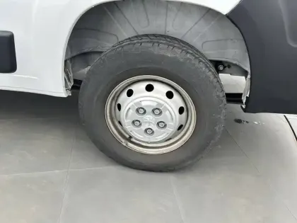 Photo 12 Peugeot Boxer  TOLE 3.3 T L2H2 BLUEHDI 140 S&S BVM6