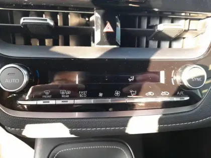 Photo 25 Toyota Corolla  Hybride 140ch