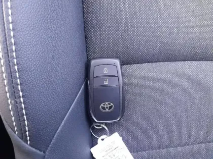 Photo 17 Toyota Corolla  Hybride 140ch