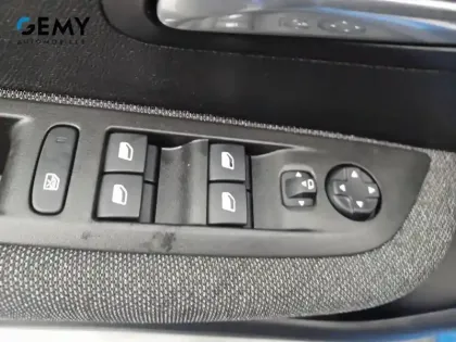 Photo 11 Peugeot 208 Gén. II Ph1 NG Style 5