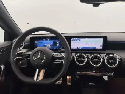 Photo 21 Mercedes Classe A  180 d 8G-DCT