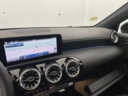 Photo 25 Mercedes Classe A  180 d 8G-DCT