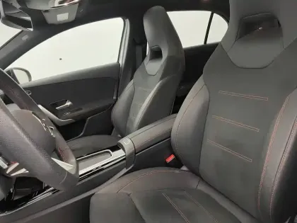 Photo 14 Mercedes Classe A  180 d 8G-DCT