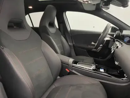 Photo 29 Mercedes Classe A  180 d 8G-DCT