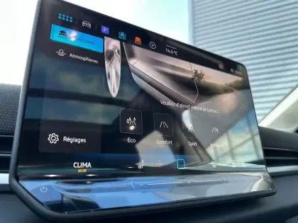 Photo 20 Volkswagen T-roc  1.5 eTSI EVO2 Hybrid 116 ch DSG7