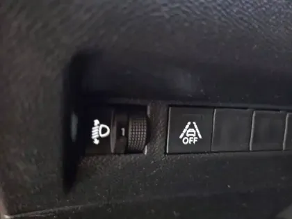 Photo 28 Peugeot 208  PureTech 100 S&S BVM6