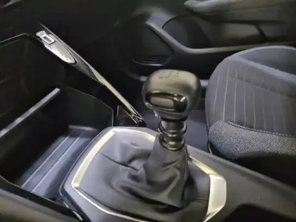 Photo 13 Peugeot 208  PureTech 100 S&S BVM6