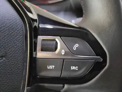 Photo 27 Peugeot 208  PureTech 100 S&S BVM6