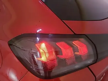 Photo 16 Peugeot 208  PureTech 100 S&S BVM6