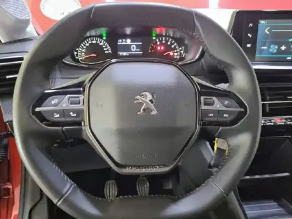 Photo 39 Peugeot 208  PureTech 100 S&S BVM6