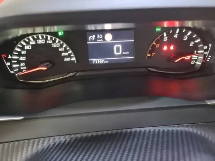 Photo 9 Peugeot 208  PureTech 100 S&S BVM6