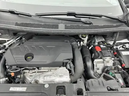 Photo 24 Peugeot 3008  Hybrid 225 e-EAT8