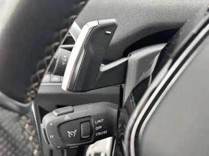 Photo 32 Peugeot 3008  Hybrid 225 e-EAT8