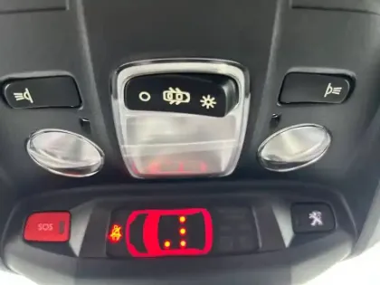 Photo 33 Peugeot 3008  Hybrid 225 e-EAT8