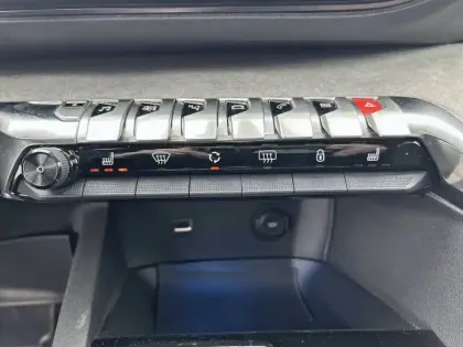 Photo 28 Peugeot 3008  Hybrid 225 e-EAT8