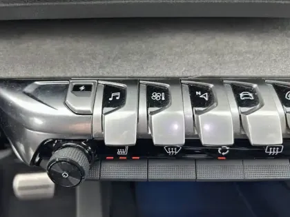 Photo 29 Peugeot 3008  Hybrid 225 e-EAT8