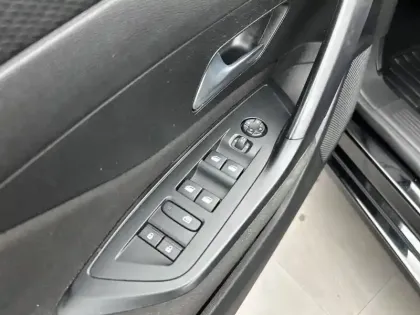 Photo 41 Peugeot 308  SW PureTech 130ch S&S EAT8