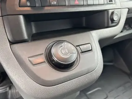 Photo 61 Peugeot Expert  FGN TOLE STANDARD BLUEHDI 145 S&S EAT8