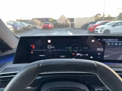 Photo 10 Peugeot 3008  Hybrid 136 e-DCS6