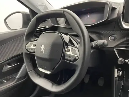 Photo 30 Peugeot 2008  PureTech 100 S&S BVM6