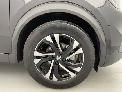 Photo 17 Peugeot 2008  PureTech 100 S&S BVM6