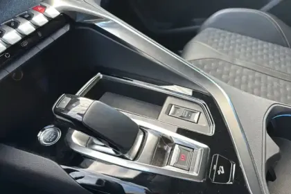 Photo 28 Peugeot 3008  Hybrid4 300 e-EAT8