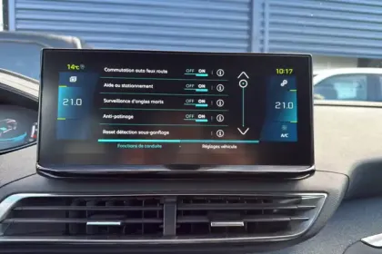 Photo 24 Peugeot 3008  Hybrid4 300 e-EAT8