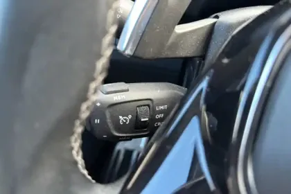 Photo 21 Peugeot 3008  Hybrid4 300 e-EAT8