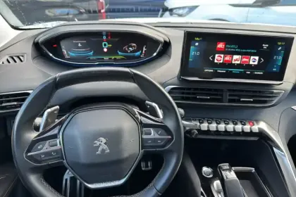 Photo 17 Peugeot 3008  Hybrid4 300 e-EAT8