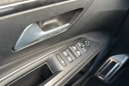 Photo 30 Peugeot 3008  Hybrid4 300 e-EAT8