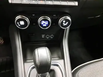 Photo 35 Renault Captur  TCe 140 EDC