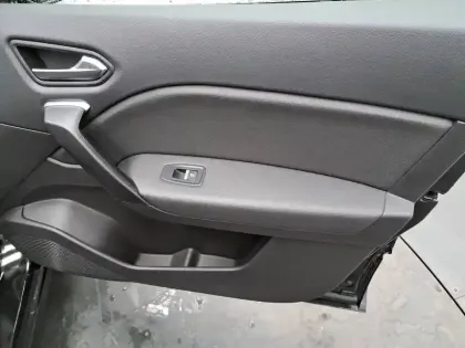 Photo 24 Renault Captur  TCe 140 EDC