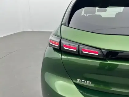 Photo 16 Peugeot 308  PHEV 180 e-EAT8