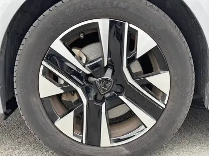 Photo 12 Peugeot 208  Hybrid 100 e-DCS6