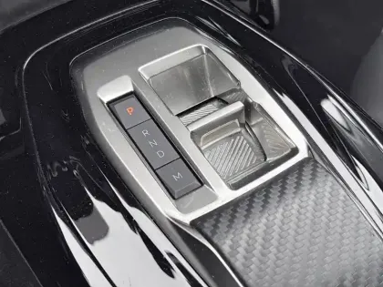 Photo 13 Peugeot 208  Hybrid 100 e-DCS6