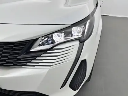 Photo 15 Peugeot 3008  PureTech 130ch S&S EAT8