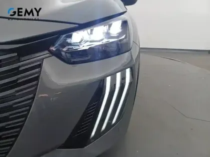 Photo 20 Peugeot 208  Hybrid 100 e-DCS6