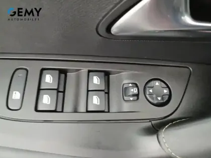 Photo 26 Peugeot 2008  PureTech 130 S&S EAT8