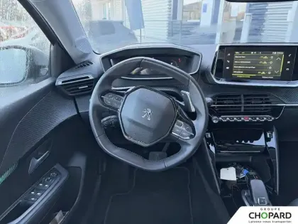 Photo 16 Peugeot 208  PureTech 100 S&S EAT8