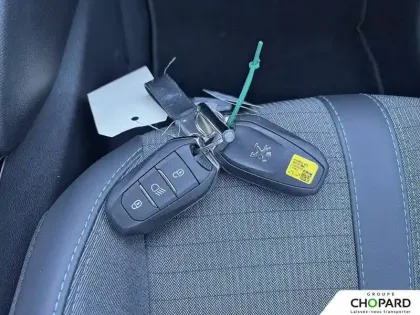 Photo 13 Peugeot 208  PureTech 100 S&S EAT8