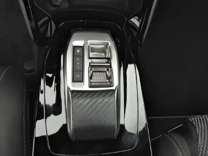 Photo 13 Peugeot 2008  Hybrid 145 e-DCS6