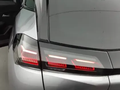 Photo 16 Peugeot 2008  Hybrid 145 e-DCS6