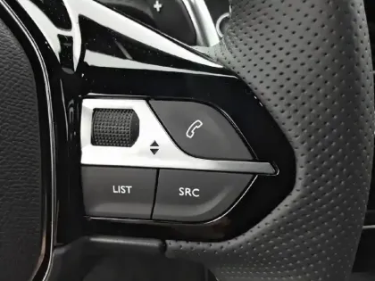 Photo 20 Peugeot 2008  Hybrid 145 e-DCS6