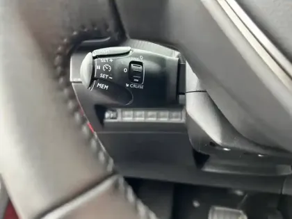 Photo 18 Peugeot 208  PureTech 100 S&S EAT8