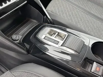 Photo 13 Peugeot 208  PureTech 100 S&S EAT8