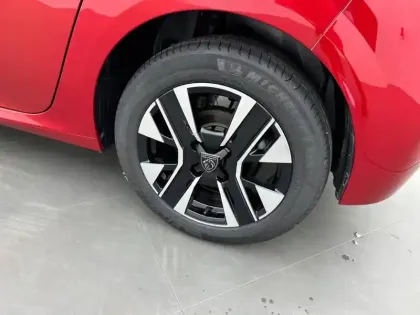 Photo 12 Peugeot 208  PureTech 100 S&S EAT8