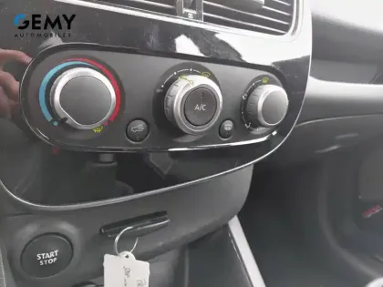 Photo 58 Renault Clio  dCi 75 Energy